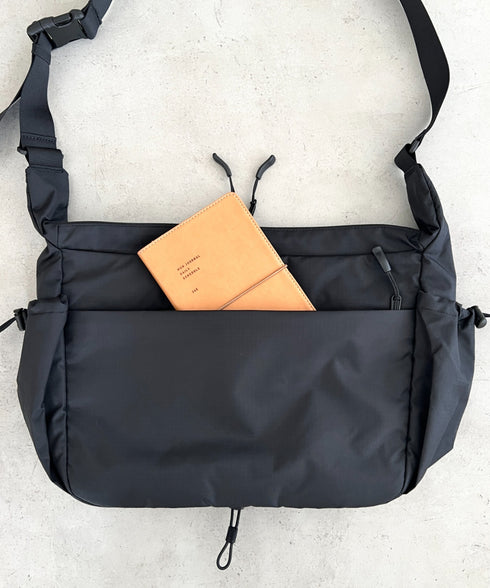 THE NORTH FACE(ザ・ノースフェイス)/軽量 A4収納可 大容量 メッセンジャーバッグ ショルダーバッグ/BOREALIS SOFT MESSENGER | IM1261012 | ブラック