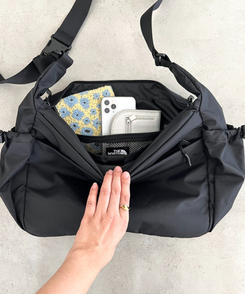 THE NORTH FACE(ザ・ノースフェイス)/軽量 A4収納可 大容量 メッセンジャーバッグ ショルダーバッグ/BOREALIS SOFT MESSENGER | IM1261012 | ブラック