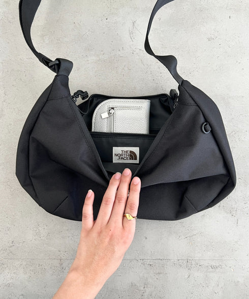 THE NORTH FACE(ザ・ノースフェイス)/軽量 ミニショルダーバッグ ホーボーバッグ クロスバッグ/ STANDARD HOBO BAG S | IM1261014 | ブラック