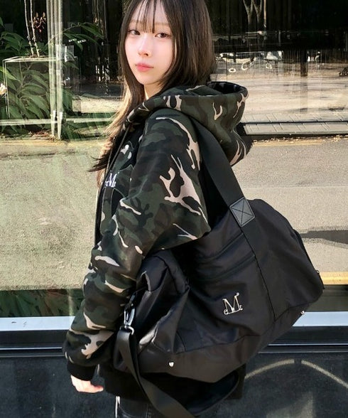 MUCENT(ムセント)/大容量 ショルダーバッグ ボストン ダッフルバッグ/SABO METAL LOGO GYM BOSTON DUFFLE BAG | AT1261015 | ブラック