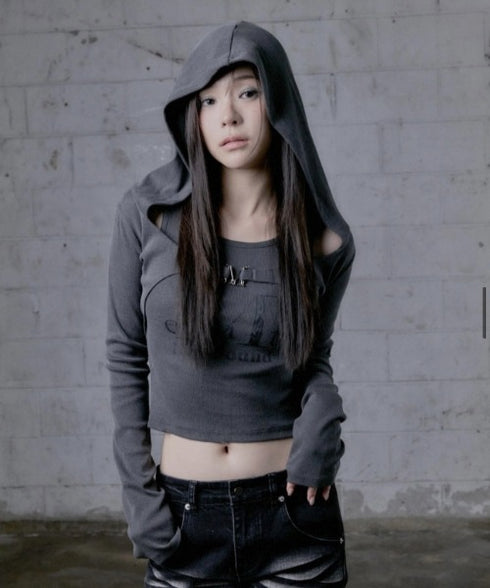 MUCENT(ムセント)/クロップド丈 メタルロゴ フード レイヤード ボレロ/OPEL METAL LOGO HOOD BOLERO | AT2261017 | チャコールグレー