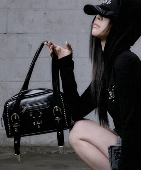 MUCENT(ムセント)/2WAY コニック メタル ロゴ スタッズ ベルト ショルダー ハンドバッグ/KONIC METAL LOGO STUD SHOULDER BAG | AT1261028 | ブラック