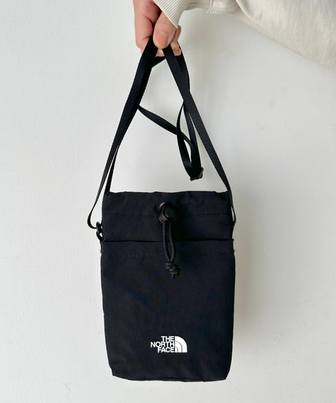 THE NORTH FACE(ザ・ノースフェイス)/ミニショルダー クロスバッグ スマホショルダー ポーチ ロゴプリント/LINDEN STRING BAG MINI | IM1261032 | ブラック