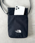 THE NORTH FACE(ザ・ノースフェイス)/ミニショルダー クロスバッグ スマホショルダー ポーチ ロゴプリント/LINDEN STRING BAG MINI | IM1261032 | ブラック