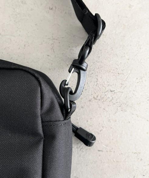 THE NORTH FACE(ザ・ノースフェイス)/軽量 スクエア ショルダーバッグ スタンダード クロスバッグ ロゴプリント/STANDARD CROSS BAG | IM1261038 | ブラック