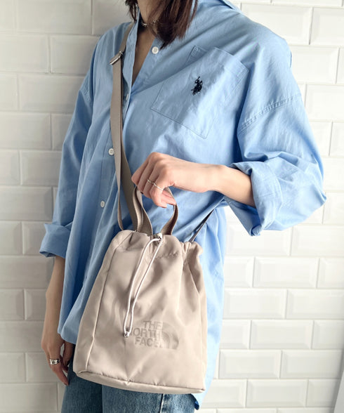 THE NORTH FACE(ザ・ノースフェイス)/ロゴプリント 軽量 巾着バッグ バケットバッグ ミニショルダーバッグ/BONNEY BUCKET BAG MINI | IM1261039 | ブラウン