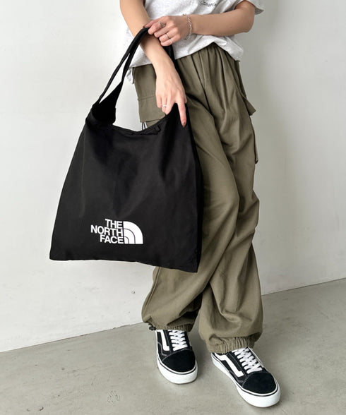 THE NORTH FACE(ザ・ノースフェイス)/A4 PC収納可能 ビッグサイズ トートバッグ コットン生地  ロゴプリント/TNF TRIG BAG | IM1261041 | ブラック