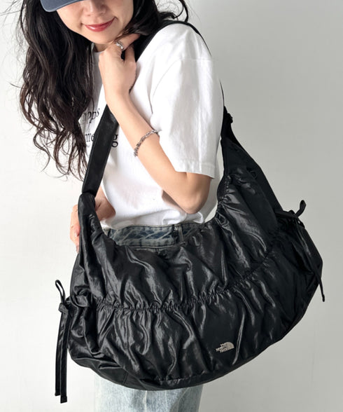 THE NORTH FACE(ザ・ノースフェイス)/軽量 大容量 シャーリング リボン ホーボーバッグ ショルダーバッグ/BONNEY SR CROSS BAG | IM1261049 | ブラック