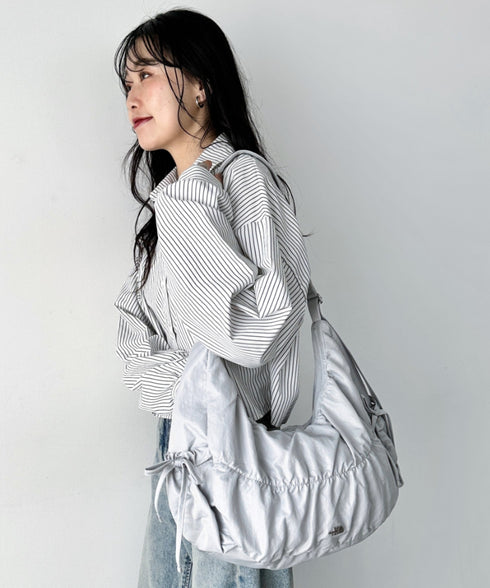 THE NORTH FACE(ザ・ノースフェイス)/軽量 大容量 シャーリング リボン ホーボーバッグ ショルダーバッグ/BONNEY SR CROSS BAG | IM1261049 | ライトグレー