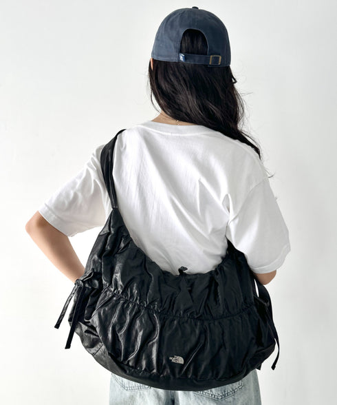 THE NORTH FACE(ザ・ノースフェイス)/軽量 大容量 シャーリング リボン ホーボーバッグ ショルダーバッグ/BONNEY SR CROSS BAG | IM1261049 | ブラック