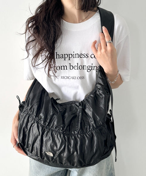 THE NORTH FACE(ザ・ノースフェイス)/軽量 大容量 シャーリング リボン ホーボーバッグ ショルダーバッグ/BONNEY SR CROSS BAG | IM1261049 | ブラック