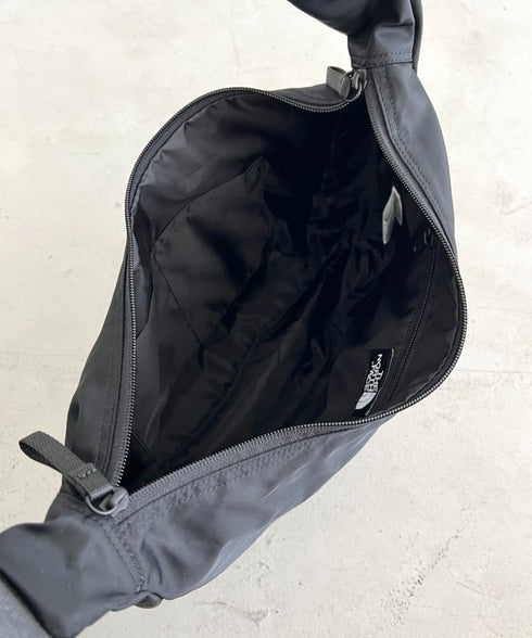 【】THE NORTH FACE(ザ・ノースフェイス)/軽量 ロゴプリント ホーボーバッグ ショルダーバッグ/URBAN HOBO BAG M | IM1262002 | ブラック