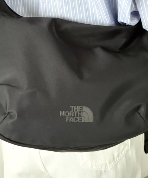【】THE NORTH FACE(ザ・ノースフェイス)/軽量 ロゴプリント ホーボーバッグ ショルダーバッグ/URBAN HOBO BAG M | IM1262002 | ブラック