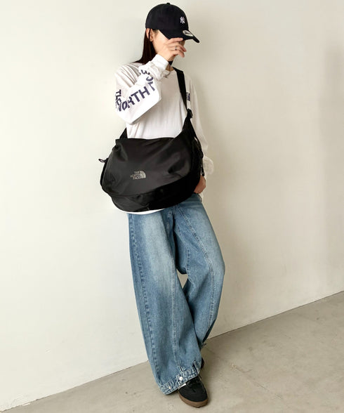 THE NORTH FACE(ザ・ノースフェイス)/軽量 大容量 ロゴプリント ホーボーバッグ ショルダーバッグ/URBAN HOBO BAG L | IM1262003 | ブラック