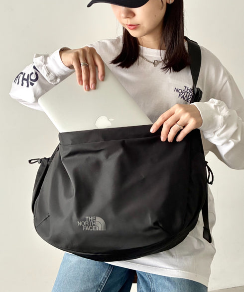 THE NORTH FACE(ザ・ノースフェイス)/軽量 大容量 ロゴプリント ホーボーバッグ ショルダーバッグ/URBAN HOBO BAG L | IM1262003 | ブラック