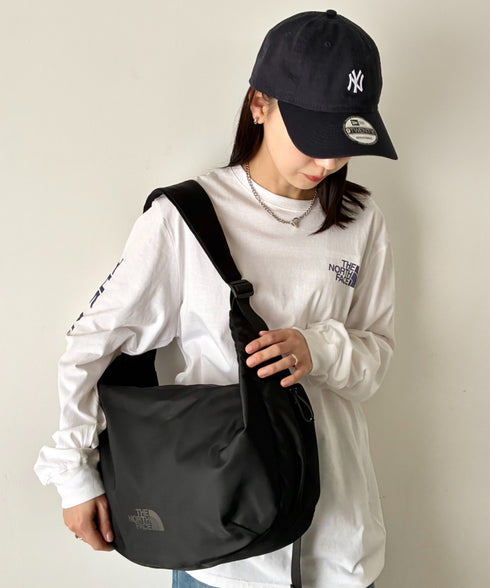 THE NORTH FACE(ザ・ノースフェイス)/軽量 大容量 ロゴプリント ホーボーバッグ ショルダーバッグ/URBAN HOBO BAG L | IM1262003 | ブラック