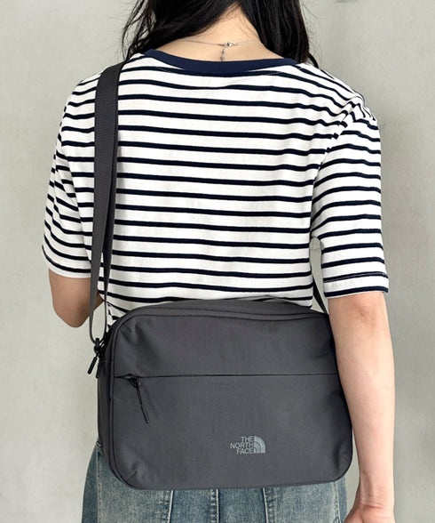 【】THE NORTH FACE(ザ・ノースフェイス)/軽量 ワンポイントロゴ ショルダー クロスバッグ/LINDEN CROSS BAG M | IM1262020 | チャコールグレー