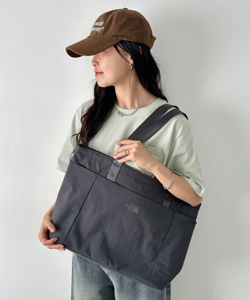 【】THE NORTH FACE(ザ・ノースフェイス)/PC A4収納可 大容量 トートバッグ ロゴプリント / LINDEN TOTE BAG | IM1262021 | チャコールグレー