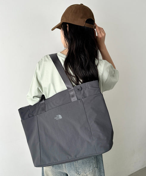 【】THE NORTH FACE(ザ・ノースフェイス)/PC A4収納可 大容量 トートバッグ ロゴプリント / LINDEN TOTE BAG | IM1262021 | チャコールグレー