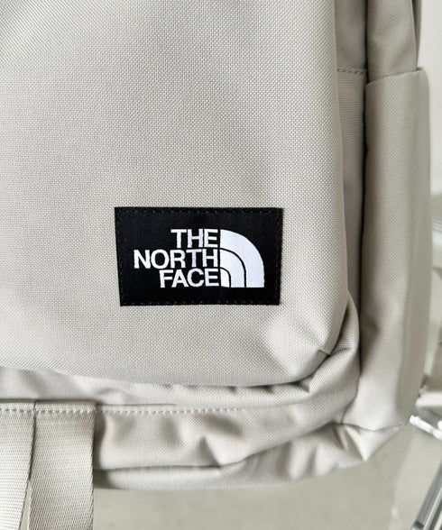 【】THE NORTH FACE(ザ・ノースフェイス)/PC・A4収納可能 22L リュック バックパック 通勤通学/TNF DAY PACK M | IM1262033 | ホワイト