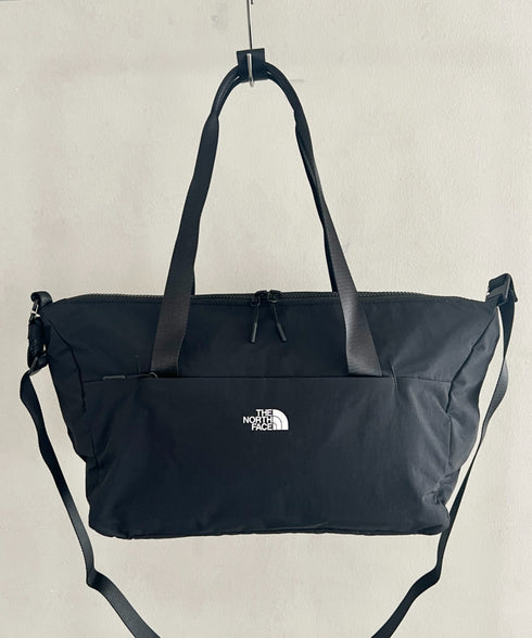 【】THE NORTH FACE(ザ・ノースフェイス)/2WAY 大容量 PC収納可 ショルダー トラベル ダッフルバッグ ロゴプリント/LINDEN DUFFLE BAG S | IM1262063 | ブラック