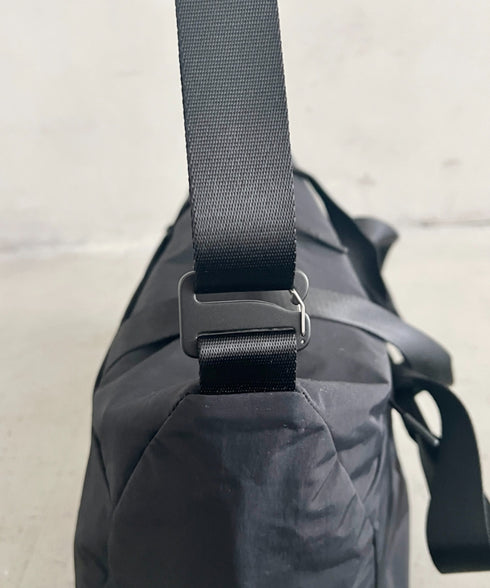 【】THE NORTH FACE(ザ・ノースフェイス)/2WAY 大容量 PC収納可 ショルダー トラベル ダッフルバッグ ロゴプリント/LINDEN DUFFLE BAG S | IM1262063 | ブラック