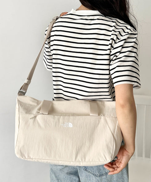 【】THE NORTH FACE(ザ・ノースフェイス)/2WAY 大容量 PC収納可 ショルダー トラベル ダッフルバッグ ロゴプリント/LINDEN DUFFLE BAG S | IM1262063 | クリーム