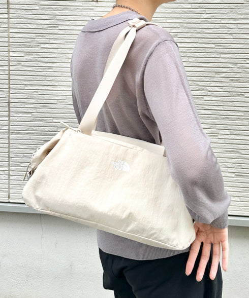 【】THE NORTH FACE(ザ・ノースフェイス)/2WAY 大容量 PC収納可 ショルダー トラベル ダッフルバッグ ロゴプリント/LINDEN DUFFLE BAG S | IM1262063 | クリーム