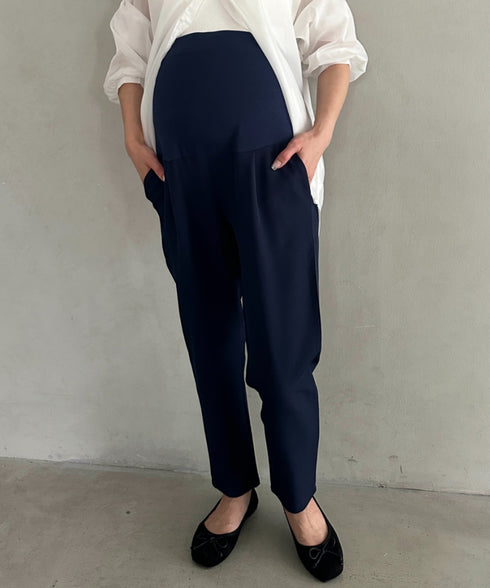 【マタニティ】お腹楽々のびのびマタニティテーパードパンツ 美シルエット | MD2265098 | ネイビー