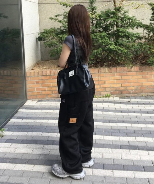 MUCENT(ムセント)/軽量 A4収納可 ロゴパッチ ショルダー トートバッグ/TIVE LEATHER SHOULDER BAG UNISEX | AT1262071 | ブラック