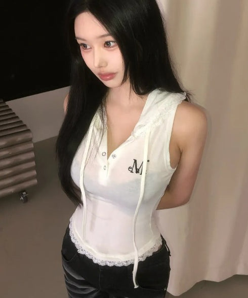 MUCENT(ムセント)/アセン レース スリムフィット フード スリーブレス タンクトップ/ASEN LACE SLIM HOOD SLEEVELESS | AT2262081 | ホワイト