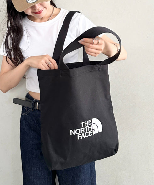 THE NORTH FACE(ザ・ノースフェイス)/A4対応 大容量 ロゴプリント コットン キャンバストートバッグ/TNF LOGO COTTON BAG M | IM1262087 | ブラック