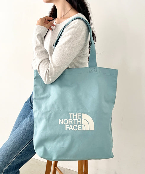 THE NORTH FACE(ザ・ノースフェイス)/A4対応 大容量 ロゴプリント コットン キャンバストートバッグ/TNF LOGO COTTON BAG M | IM1262087 | ターコイズブルー