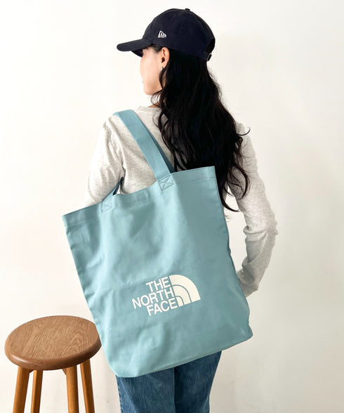 THE NORTH FACE(ザ・ノースフェイス)/A4対応 大容量 ロゴプリント コットン キャンバストートバッグ/TNF LOGO COTTON BAG M | IM1262087 | ターコイズブルー