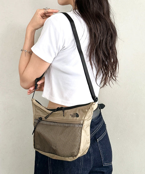 THE NORTH FACE(ザ・ノースフェイス)/2WAY 軽量 ショルダーバッグ ロゴプリント /ULTRA-Z BUCKLE CROSS BAG | IM1262089 | サンドベージュ