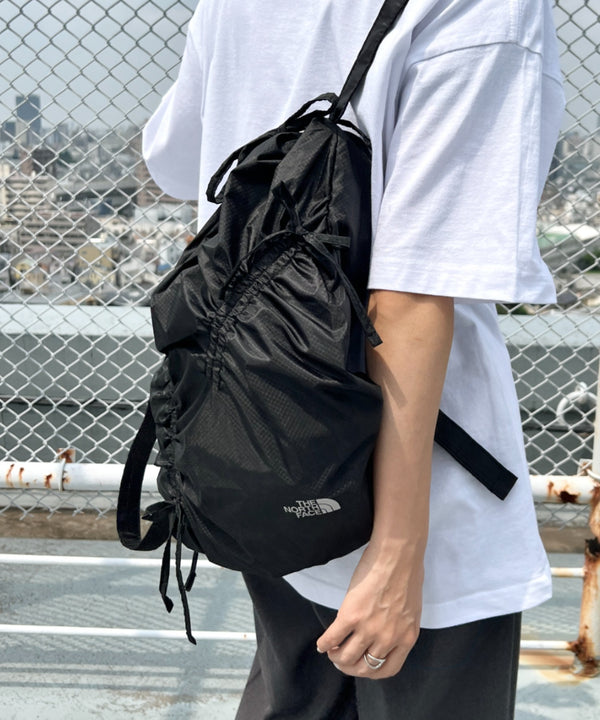 THE NORTH FACE(ザ・ノースフェイス)/超軽量 ナップサック ロゴプリント ドローストリングバッグ/BONNEY SR DRAWSTRING BAG | IM1262090 | ブラック