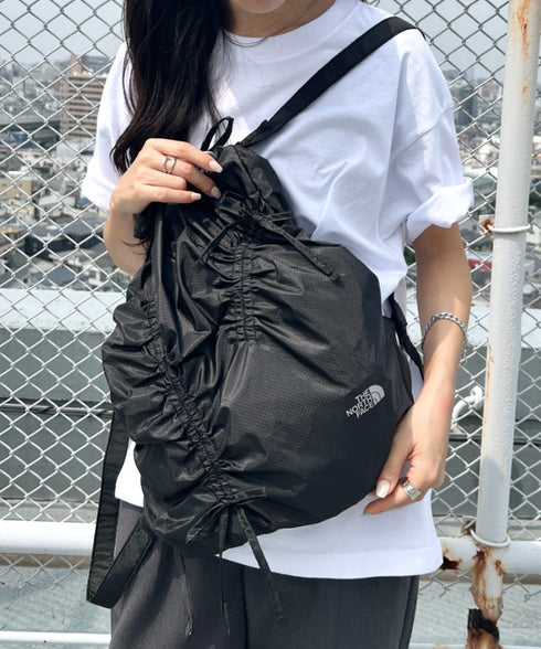 THE NORTH FACE(ザ・ノースフェイス)/超軽量 ナップサック ロゴプリント ドローストリングバッグ/BONNEY SR DRAWSTRING BAG | IM1262090 | ブラック