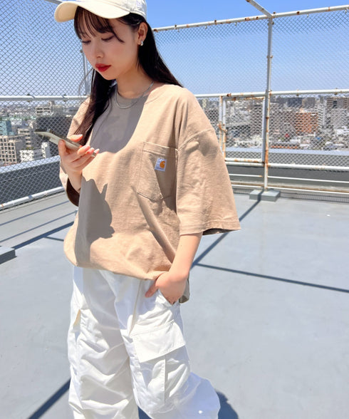 Carhartt(カーハート) /USA規格 ヘビーウェイト ルーズフィット ポケT ビッグサイズ オーバーサイズ ユニセックス ポケット付き コットン 半袖 Tシャツ 5部袖 1/2スリーブ | L2202001 | ベージュ