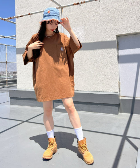 Carhartt(カーハート) /USA規格 ヘビーウェイト ルーズフィット ポケT ビッグサイズ オーバーサイズ ユニセックス ポケット付き コットン 半袖 Tシャツ 5部袖 1/2スリーブ | L2202001 | ブラウン