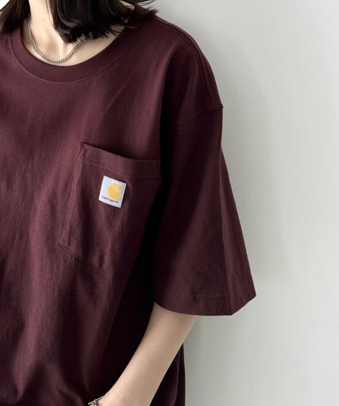 Carhartt(カーハート) /USA規格 ヘビーウェイト ルーズフィット ポケT ビッグサイズ オーバーサイズ ユニセックス ポケット付き コットン 半袖 Tシャツ 5部袖 1/2スリーブ | L2202001 | ワインレッド