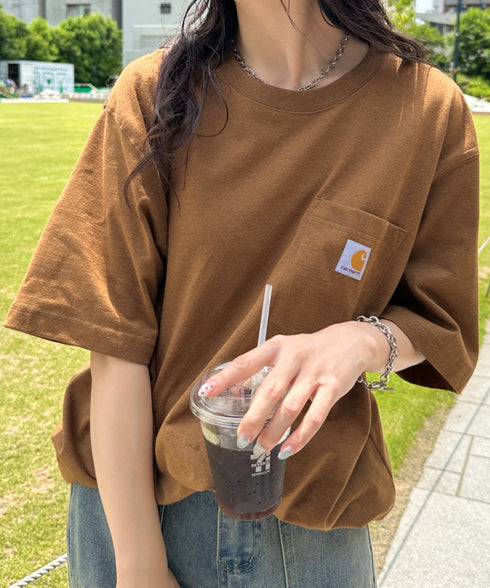 Carhartt(カーハート) /USA規格 ヘビーウェイト ルーズフィット ポケT ビッグサイズ オーバーサイズ ユニセックス ポケット付き コットン 半袖 Tシャツ 5部袖 1/2スリーブ | L2202001 | ブラウン