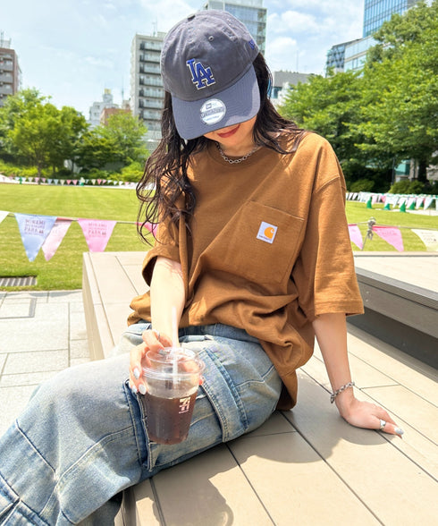 Carhartt(カーハート) /USA規格 ヘビーウェイト ルーズフィット ポケT ビッグサイズ オーバーサイズ ユニセックス ポケット付き コットン 半袖 Tシャツ 5部袖 1/2スリーブ | L2202001 | ブラウン