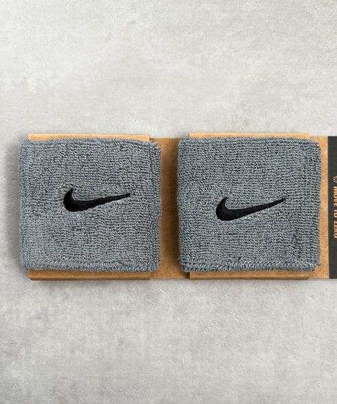 NIKE(ナイキ)/2個セット スウッシュ 刺繍 無地 リストバンド 2パック | IL4212001 | ダークグレー