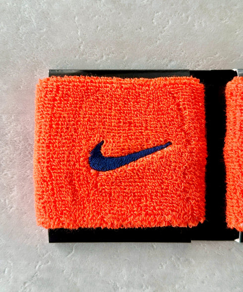 NIKE(ナイキ)/2個セット スウッシュ 刺繍 無地 リストバンド 2パック | IL4212001 | オレンジ