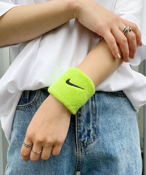 NIKE(ナイキ)/2個セット スウッシュ 刺繍 無地 リストバンド 2パック | IL4212001 | グリーン