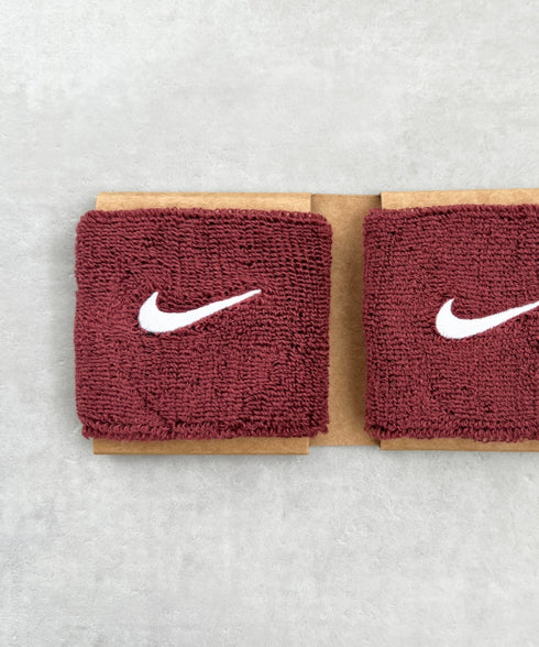 NIKE(ナイキ)/2個セット スウッシュ 刺繍 無地 リストバンド 2パック | IL4212001 | バーガンディー