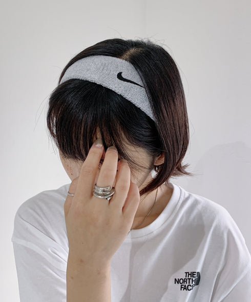 NIKE(ナイキ)/スウッシュ 刺繍 無地 ヘアバンド ヘッドバンド | IL4212003 | グレー