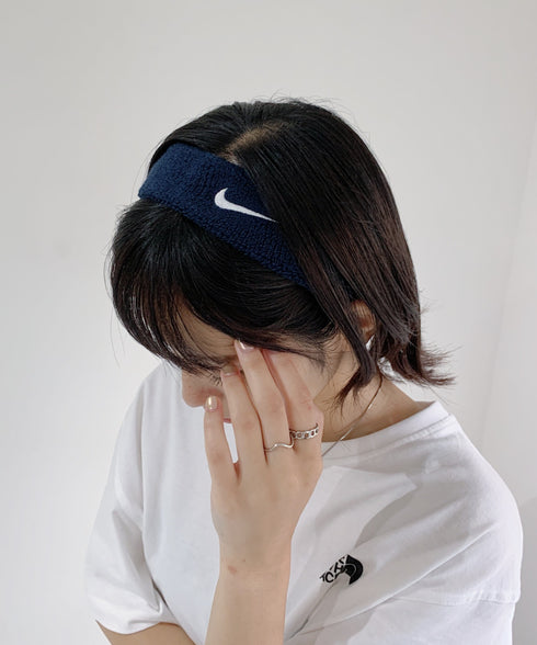 NIKE(ナイキ)/スウッシュ 刺繍 無地 ヘアバンド ヘッドバンド | IL4212003 | ネイビー