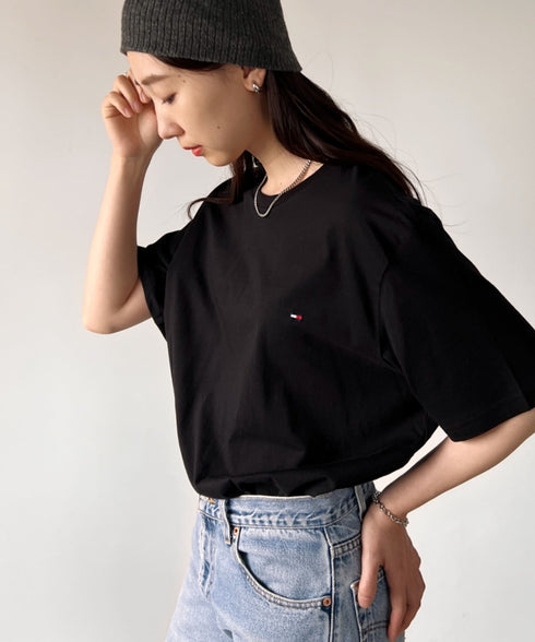 TOMMY HILFIGER(トミーヒルフィガー) / Core Flag Tee フラッグロゴ刺繍 半袖 Tシャツ | IL2222012 | ブラック