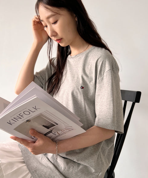 TOMMY HILFIGER(トミーヒルフィガー) / Core Flag Tee フラッグロゴ刺繍 半袖 Tシャツ | IL2222012 | グレー